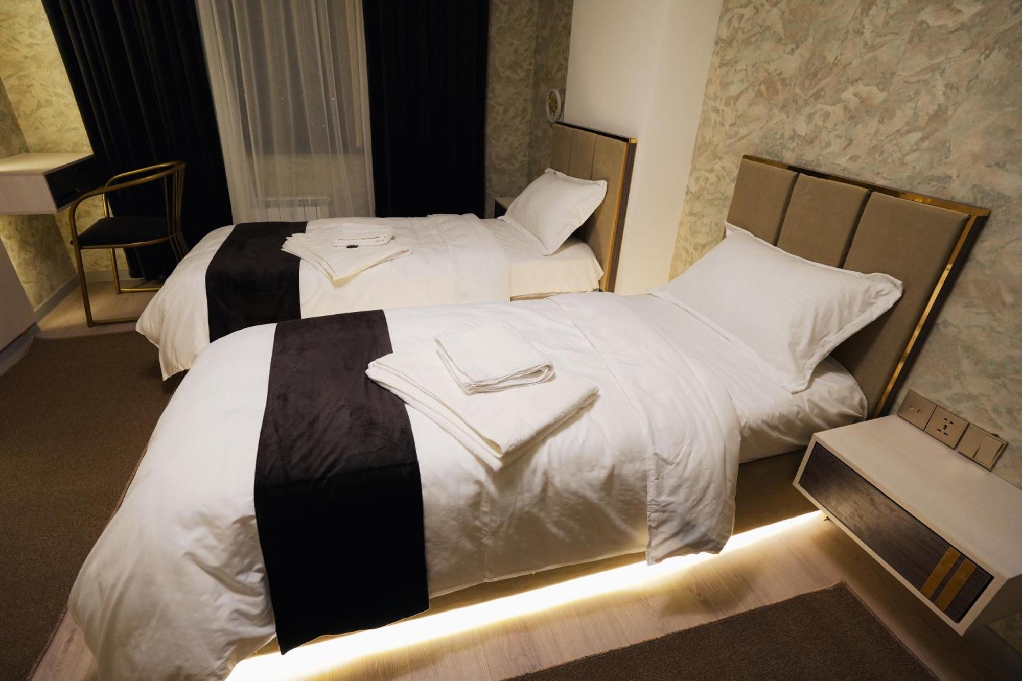 Baland Hotel Duşanbe Dış mekan fotoğraf