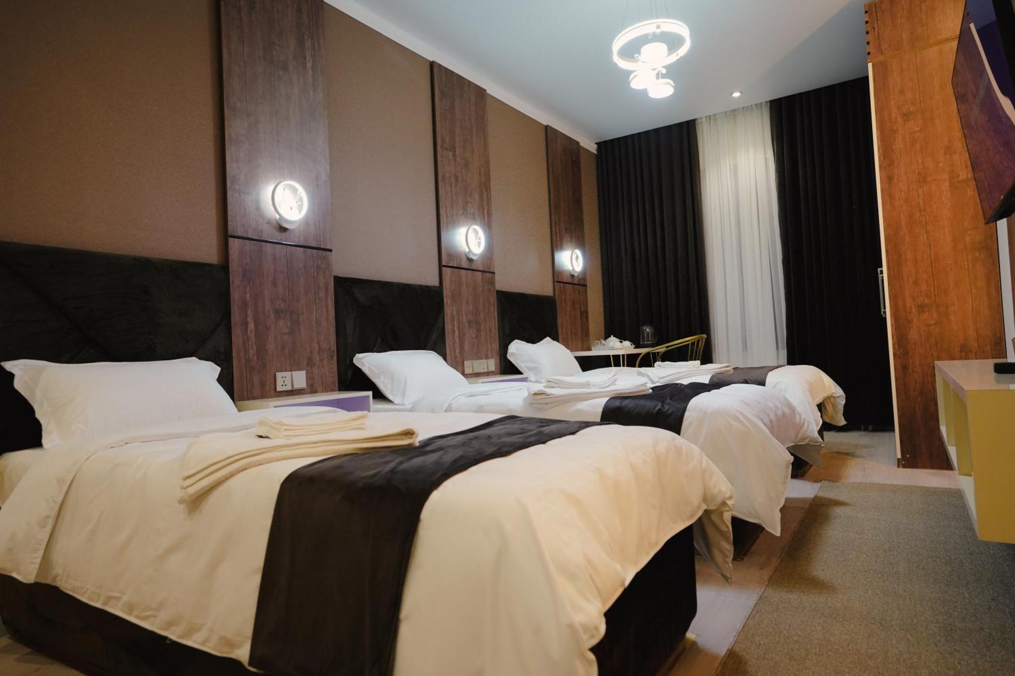 Baland Hotel Duşanbe Dış mekan fotoğraf