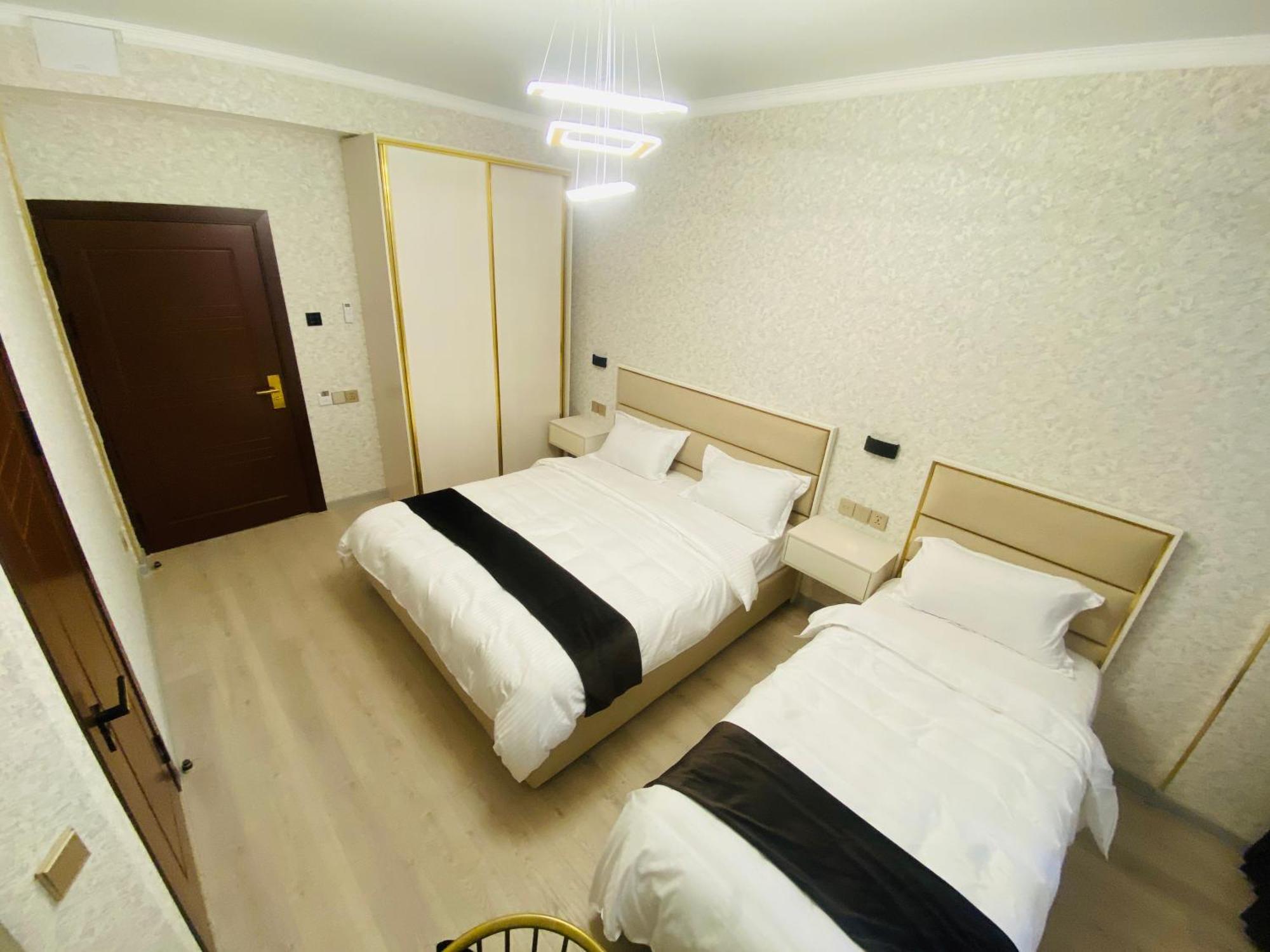 Baland Hotel Duşanbe Dış mekan fotoğraf