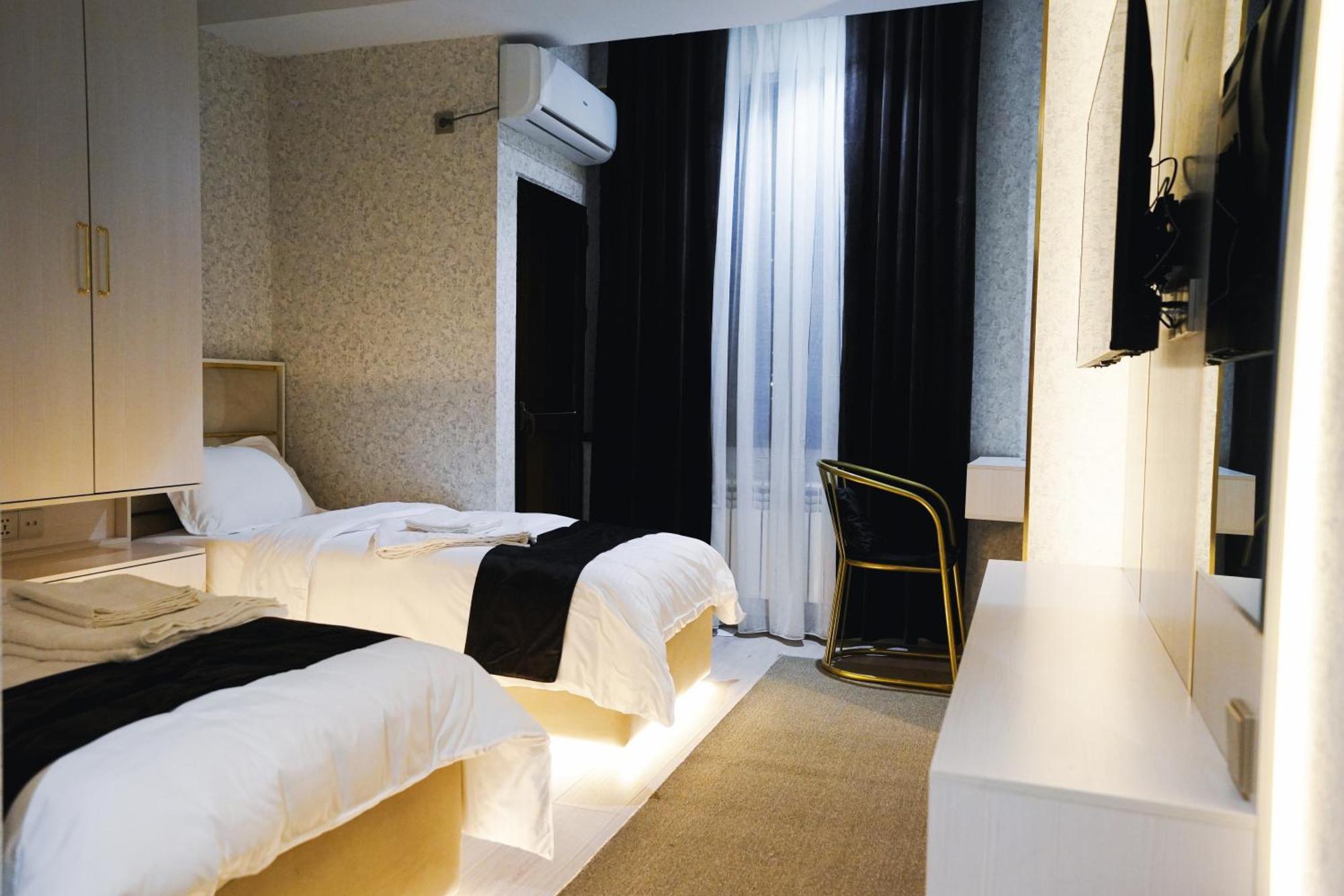 Baland Hotel Duşanbe Dış mekan fotoğraf